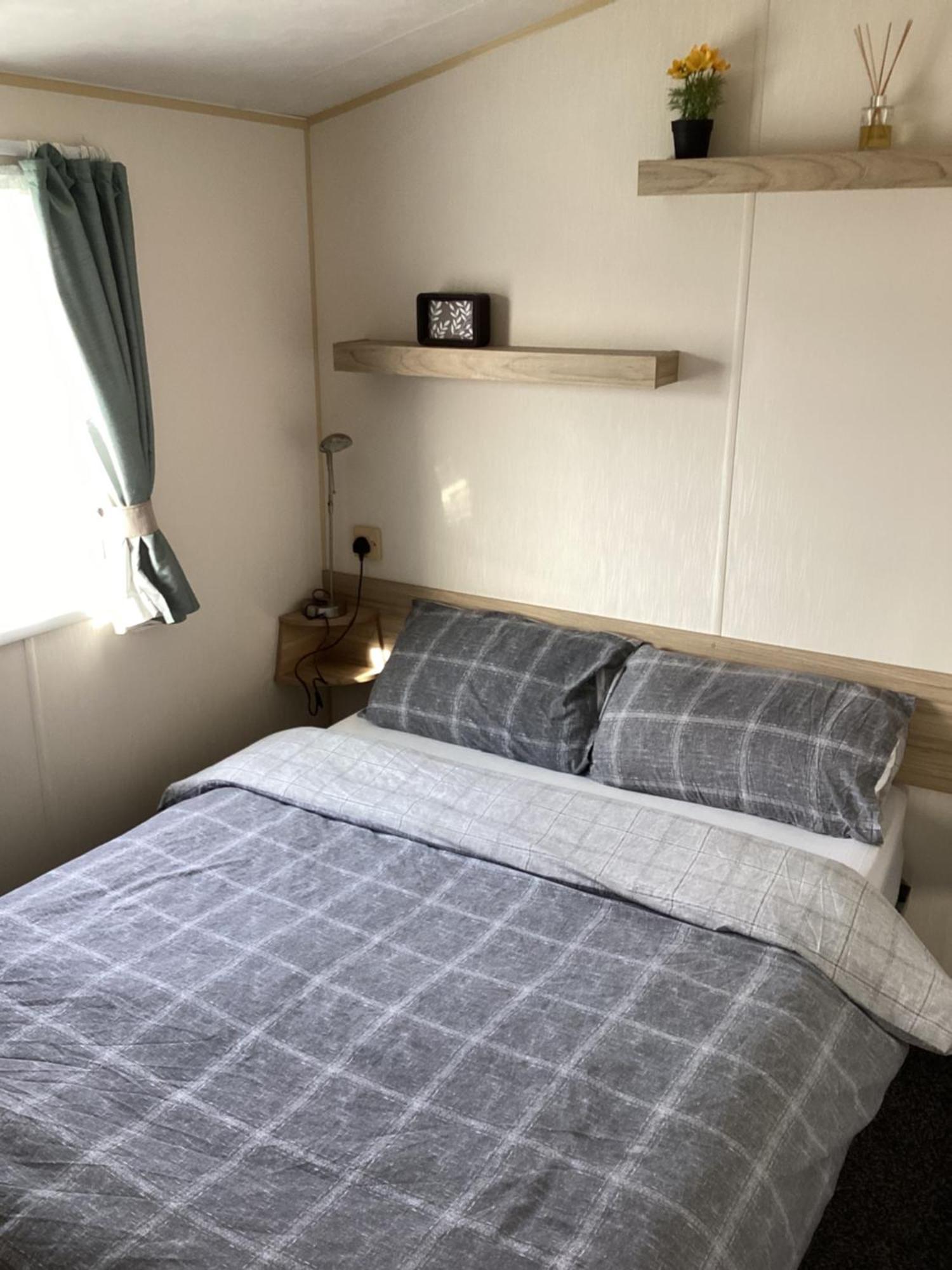 Towyn Golden Gate 153 *